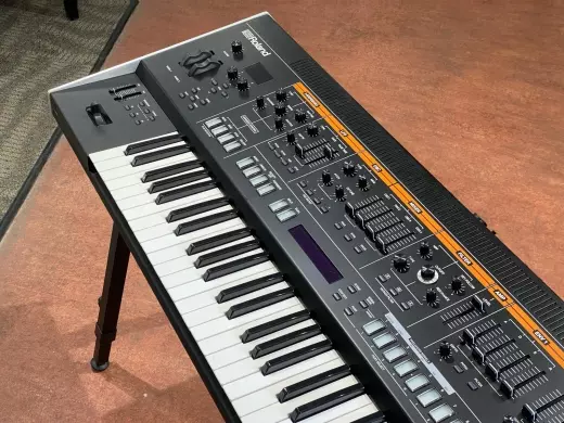 Roland JUPITER-X 5